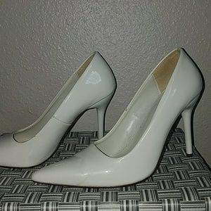 Cute white pointy heels